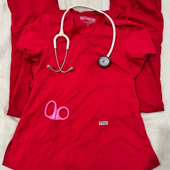 Grey's Anatomy Vibrant Red Scrub Top - Picture 2 of 10